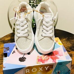 Roxy Little Girl Silver Glittery Sneakers Lightweight Canvas Design Sz 13